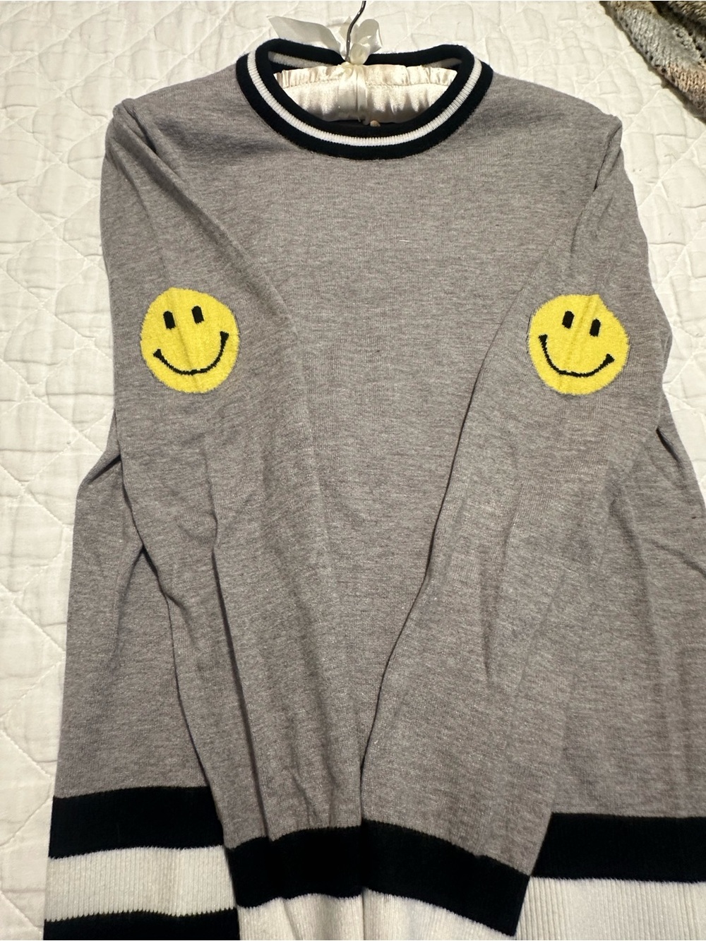THML 😊 Gray Smiley Patch Lightweight Crewneck Sweater Size Medium